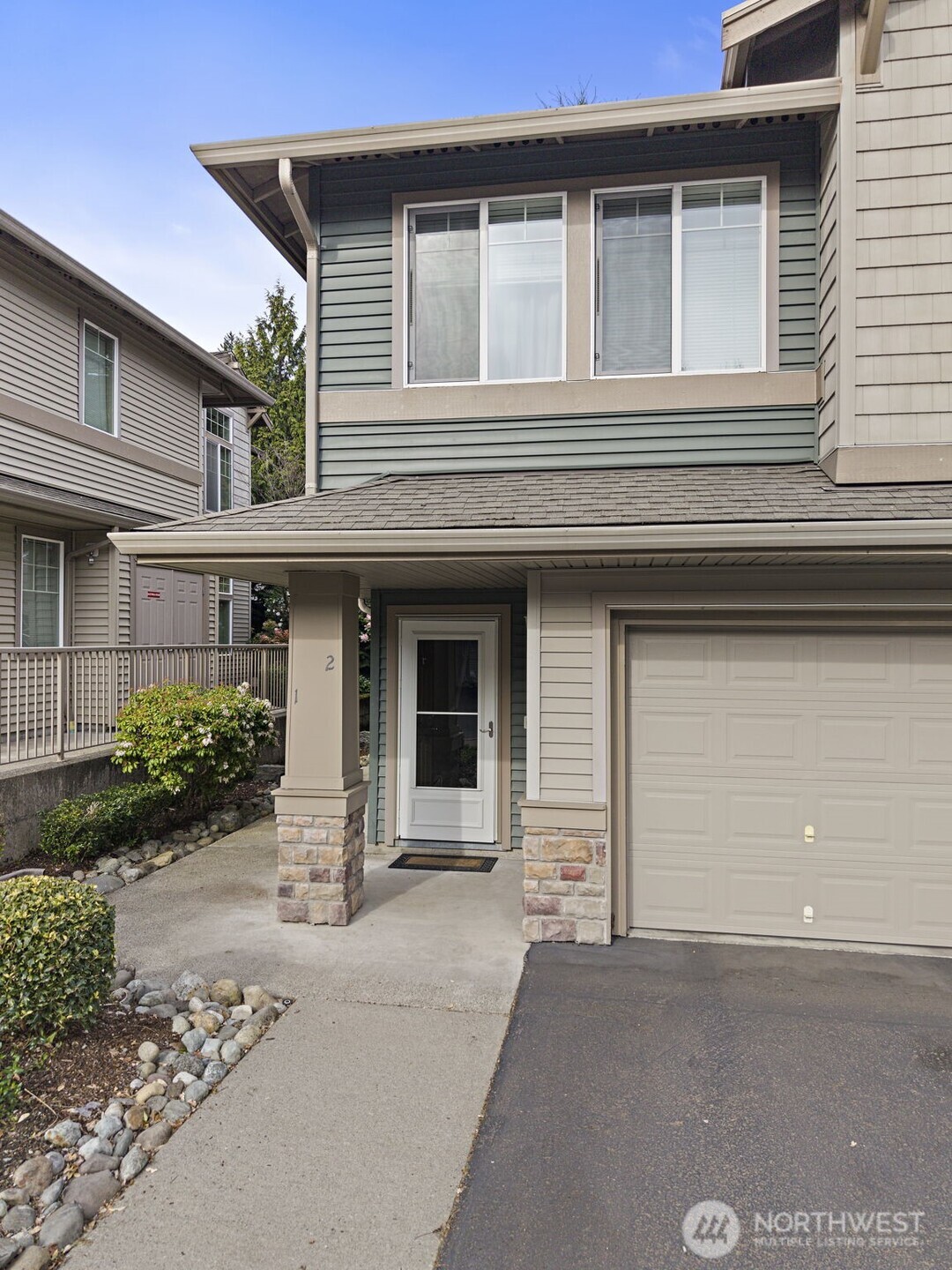 15325 SE 155th Place #E2, Renton, WA 98058