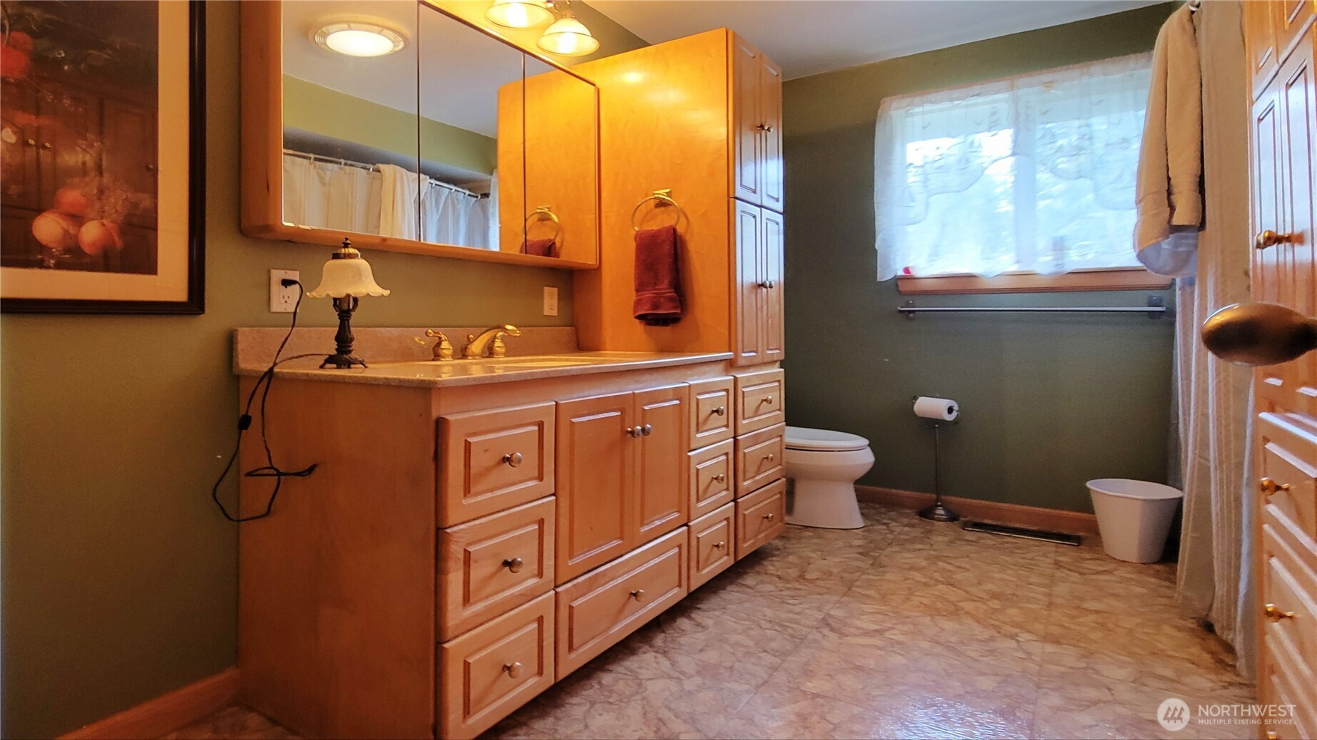 11802 28th Avenue E, Tacoma, WA 98445-5125