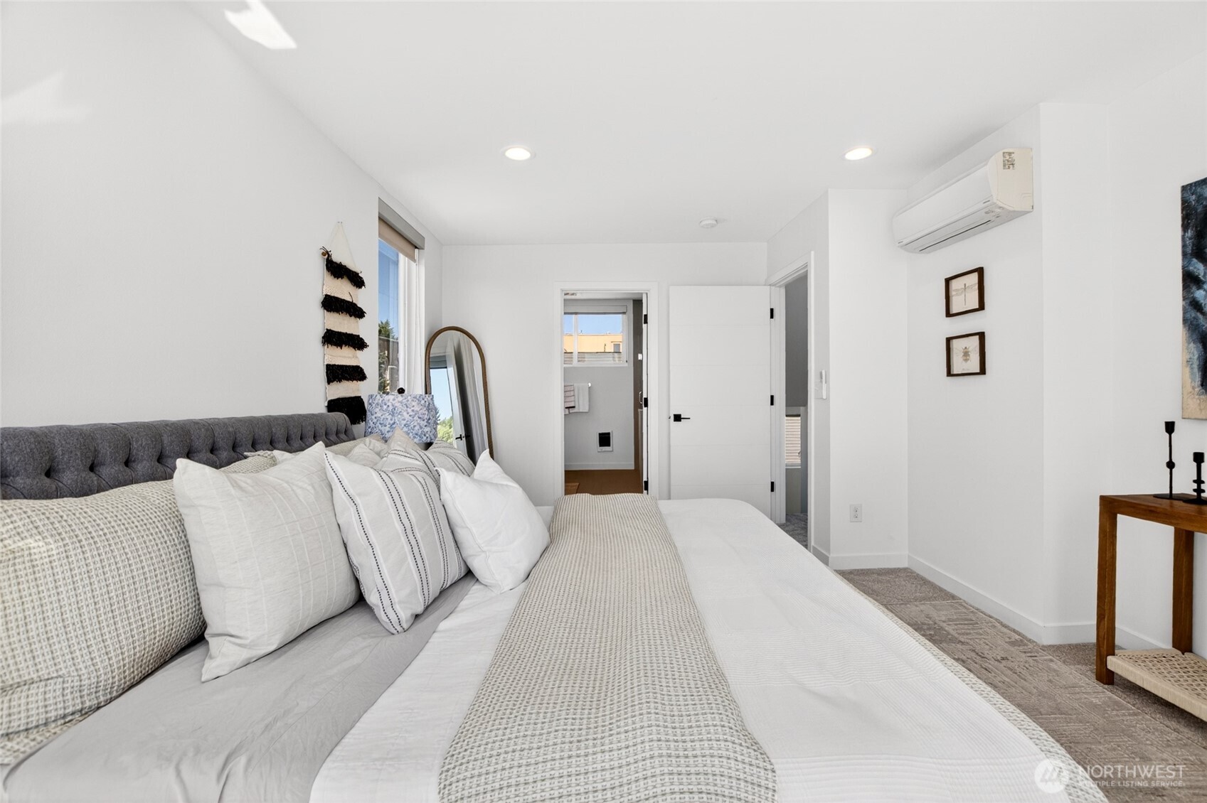 5560 15th Avenue S, Seattle, WA 98108