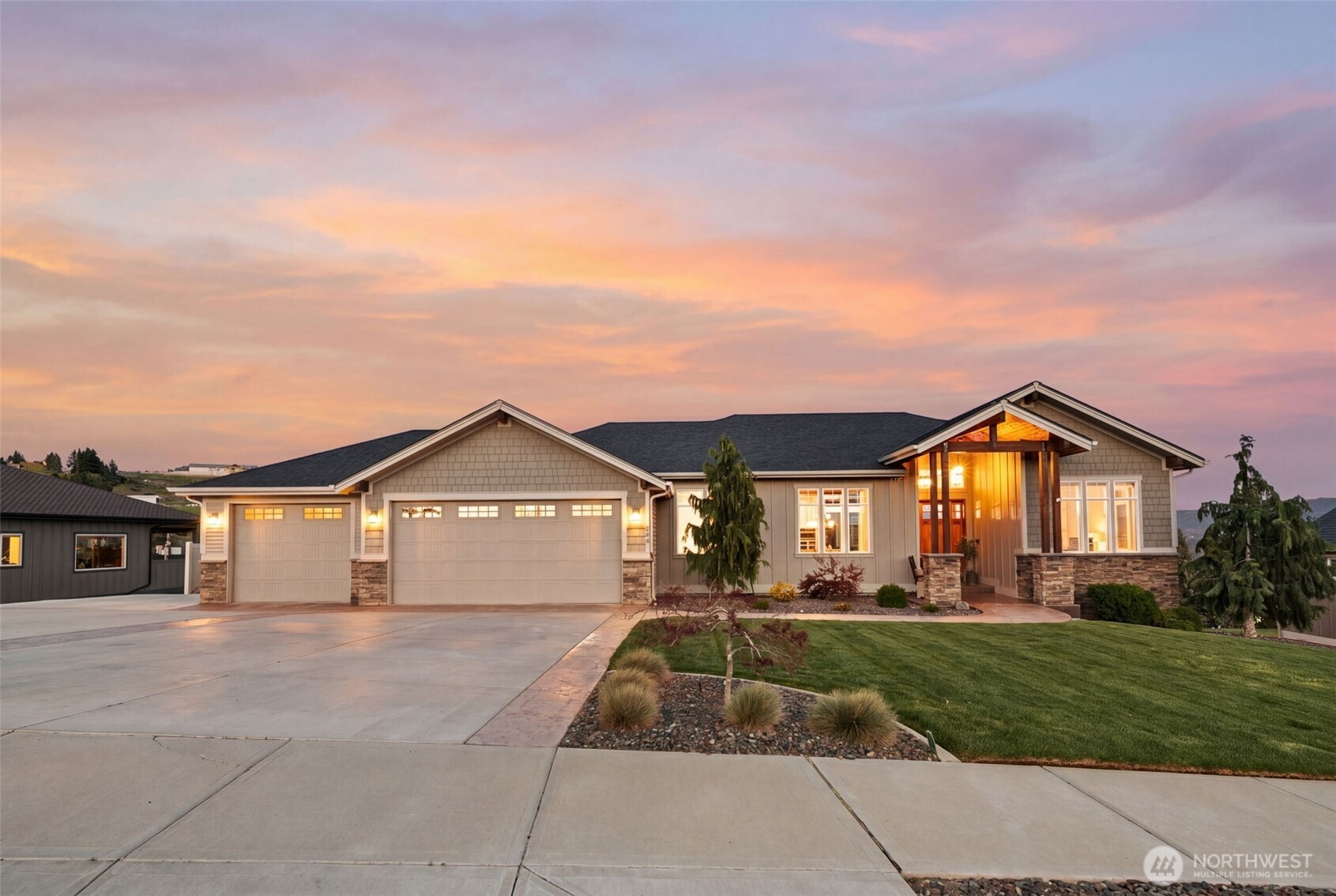 850 Autumn Crest Drive , Wenatchee, WA 98801