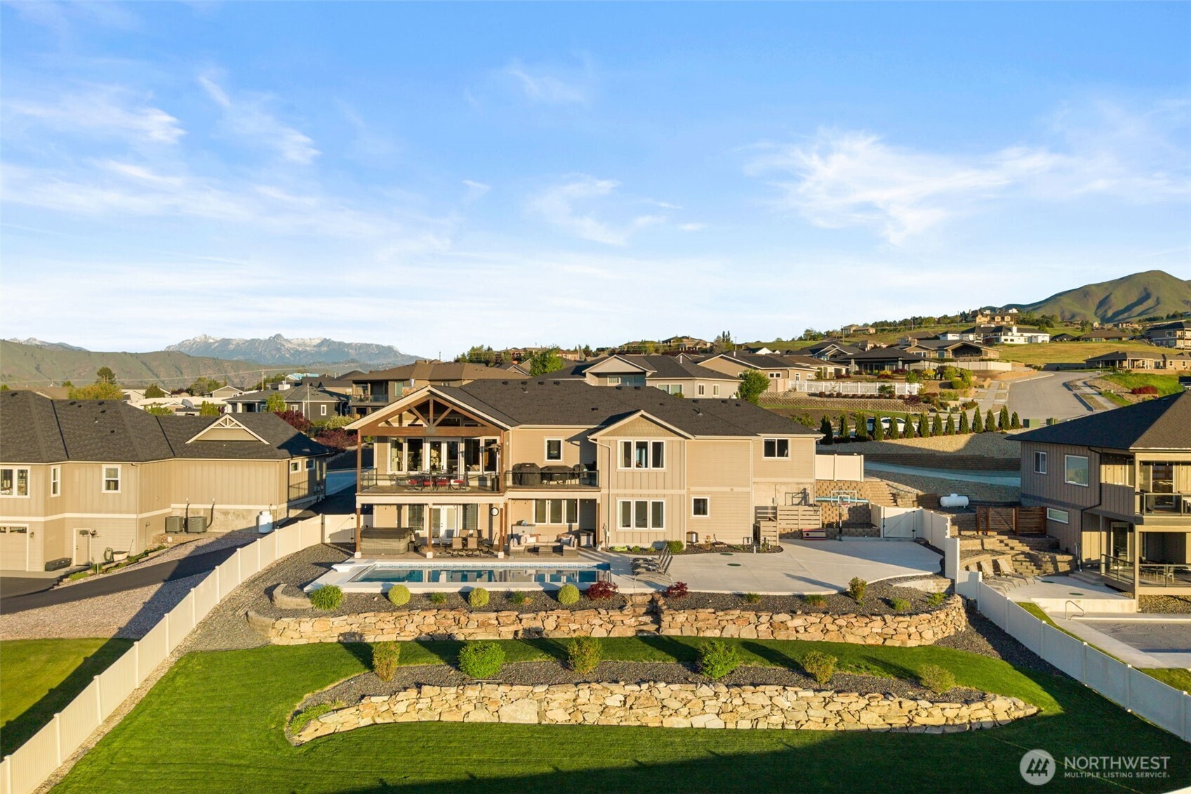 850 Autumn Crest Drive , Wenatchee, WA 98801