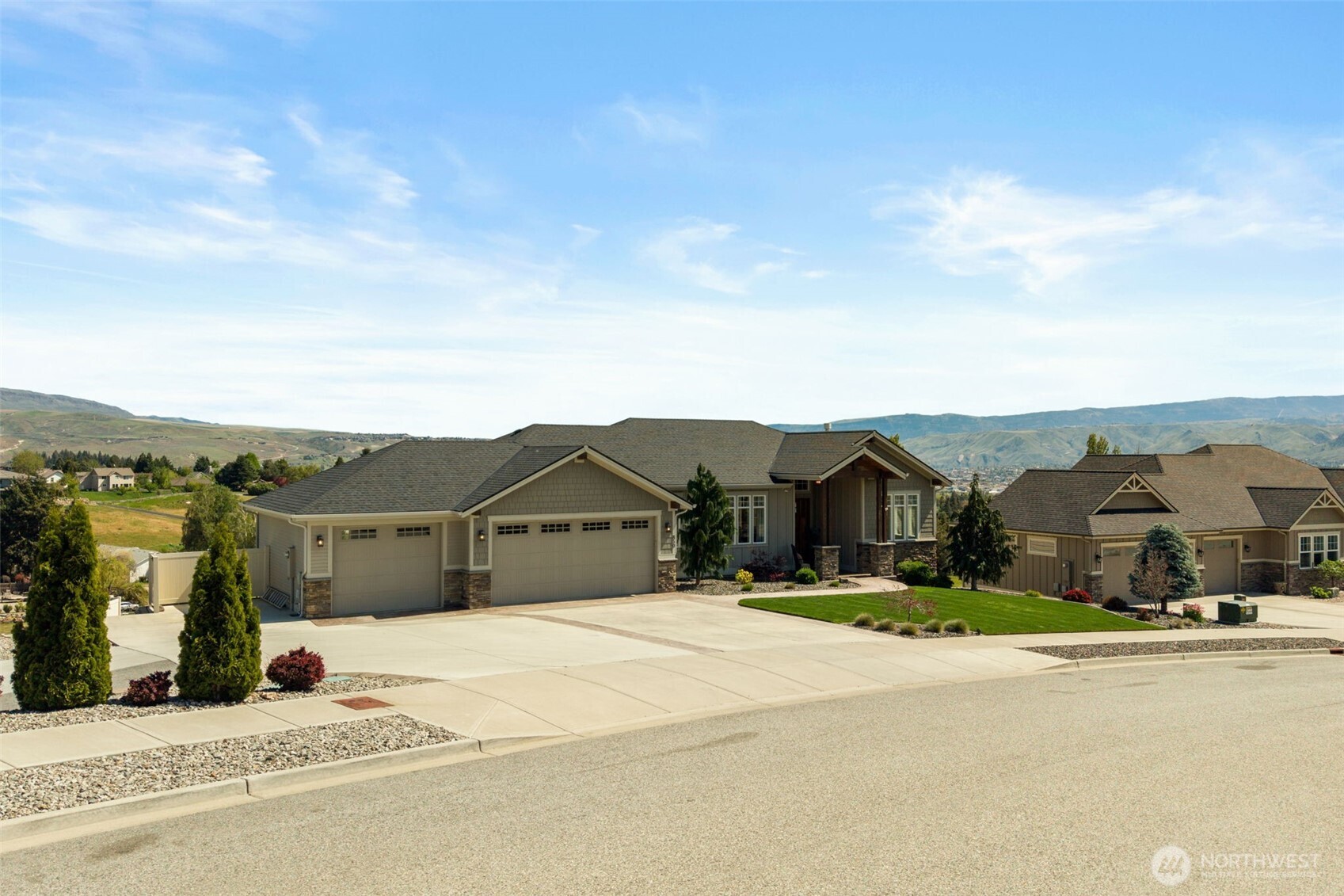 850 Autumn Crest Drive , Wenatchee, WA 98801