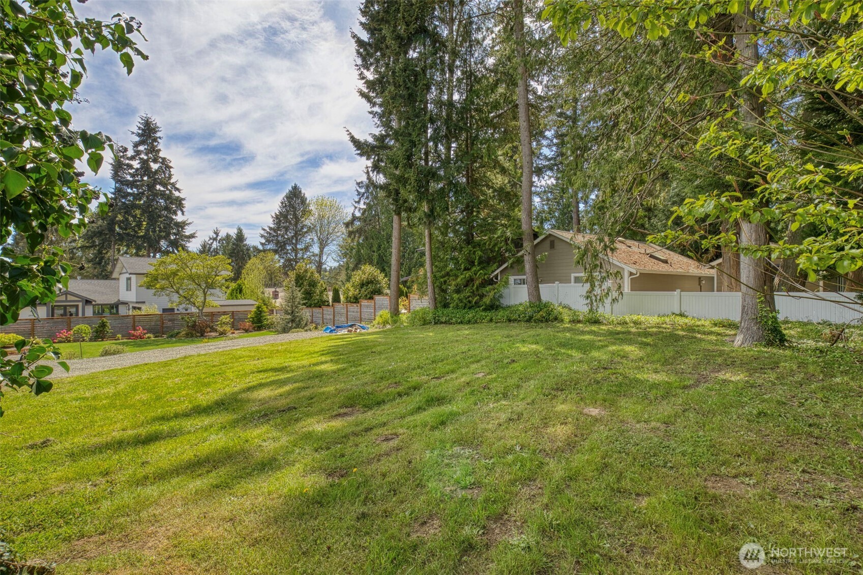 25933 Coveview Lane NE, Kingston, WA 98346