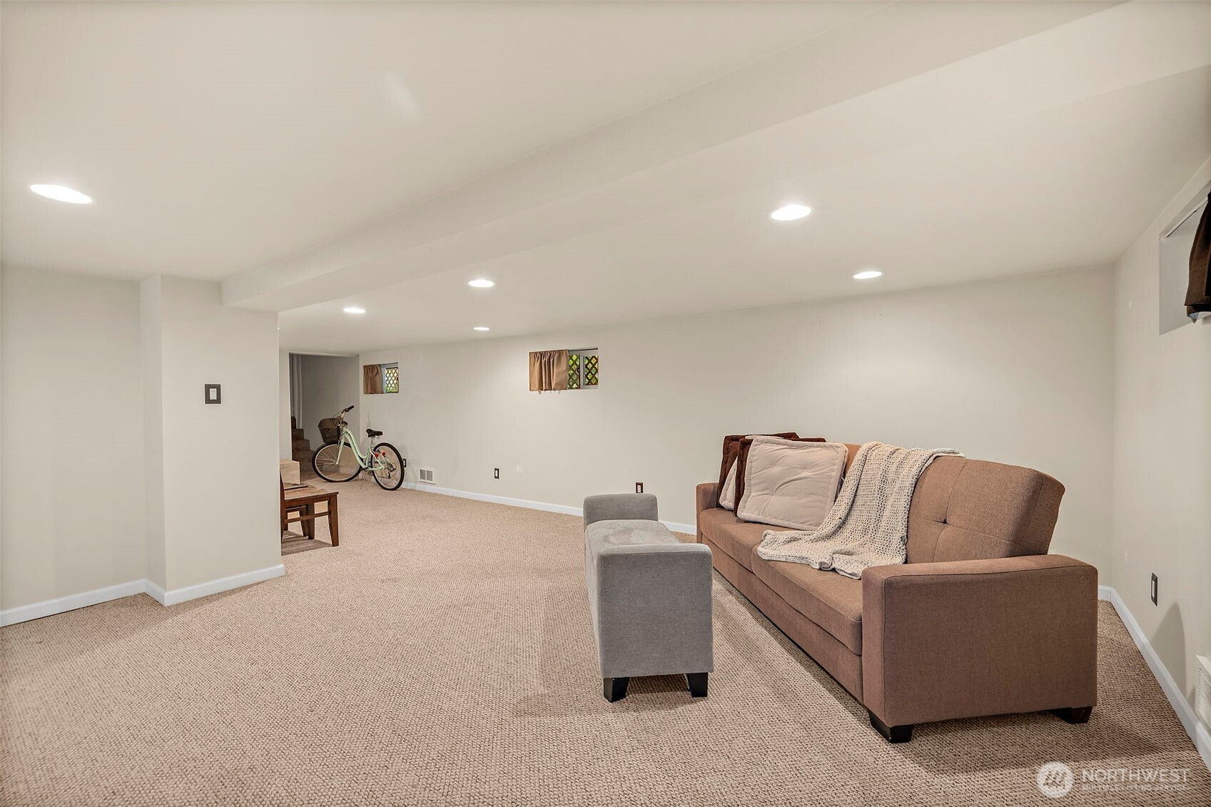 6837 S Thompson Avenue , Tacoma, WA 98408