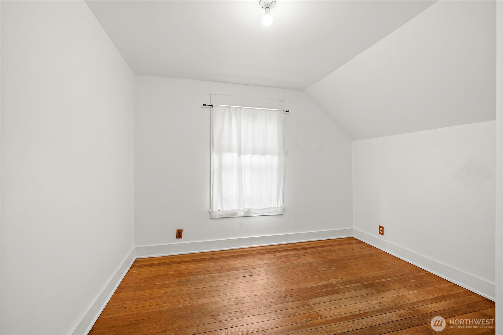 6837 S Thompson Avenue , Tacoma, WA 98408