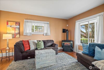 6837 S Thompson Avenue , Tacoma, WA 98408 - Photo 5