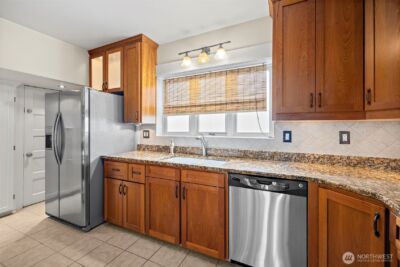 6837 S Thompson Avenue , Tacoma, WA 98408 - Photo 9