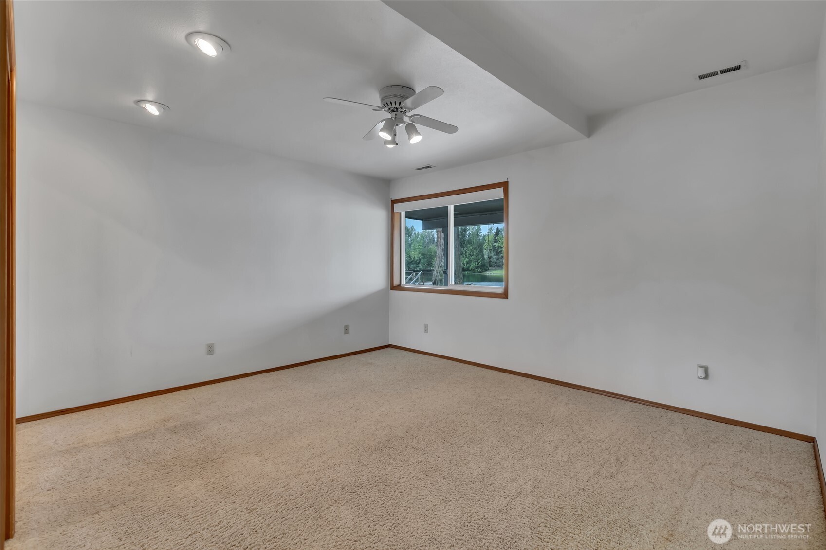 4452 185th Avenue E, Lake Tapps, WA 98391