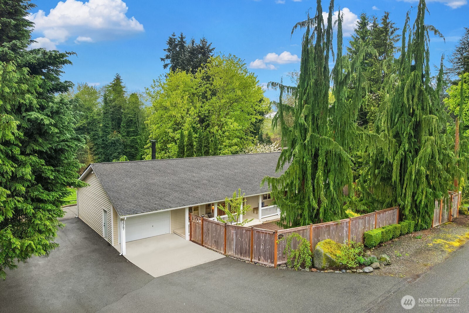 7547 NE 200th Street , Kenmore, WA 98028