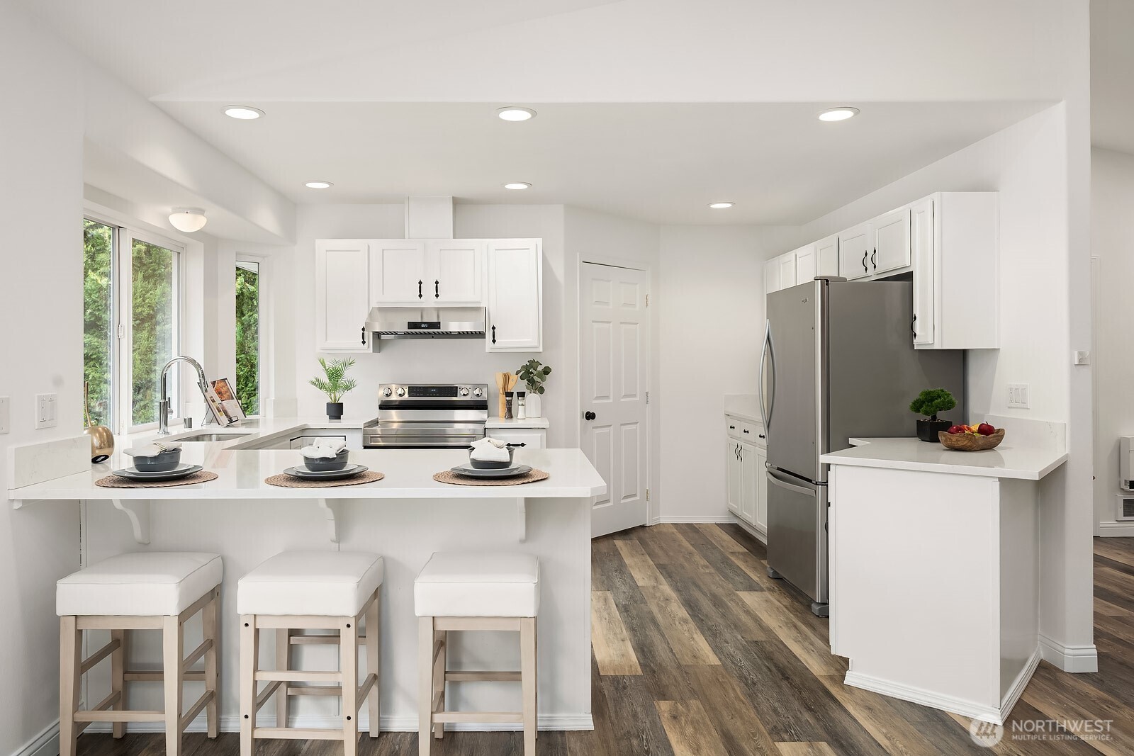 7547 NE 200th Street , Kenmore, WA 98028