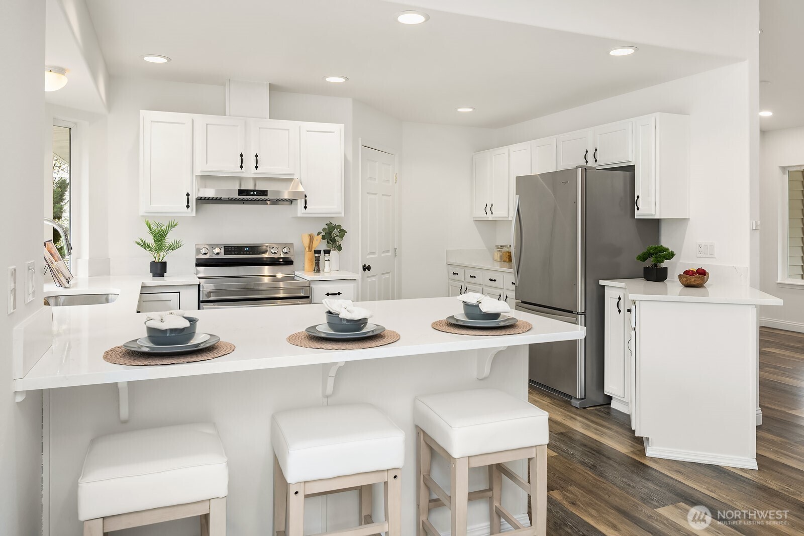 7547 NE 200th Street , Kenmore, WA 98028