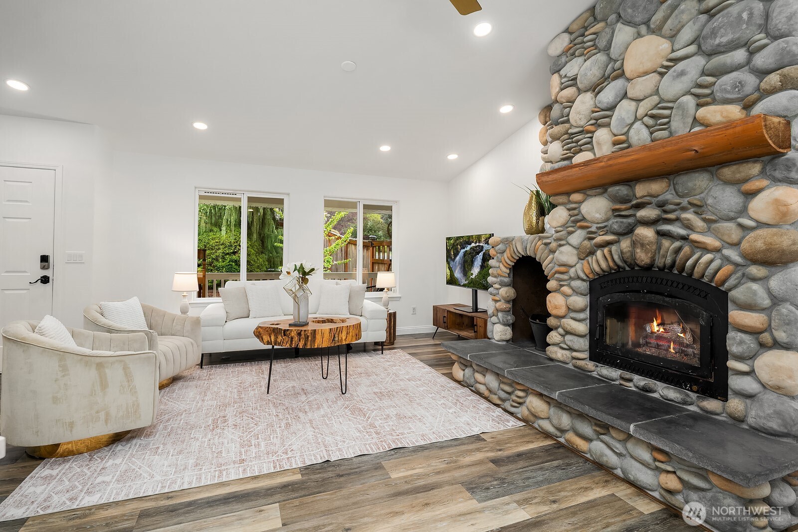 7547 NE 200th Street , Kenmore, WA 98028