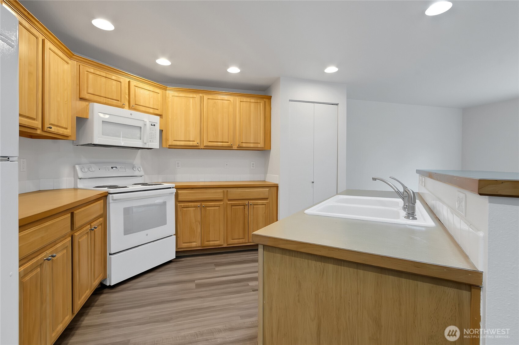 2727 Hidden Springs Loop SE, Lacey, WA 98503