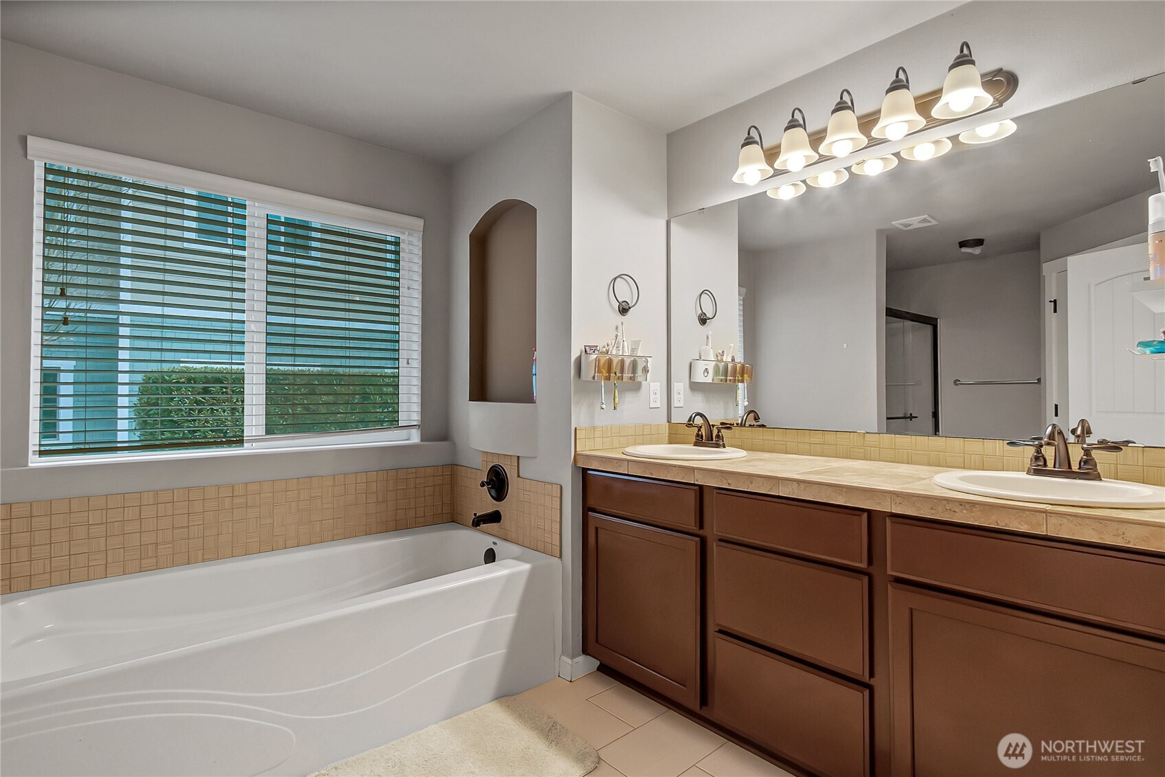 24212 114th Place SE, Kent, WA 98030