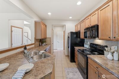 19103 19th Avenue Ct E, Spanaway, WA 98387 - Photo 11