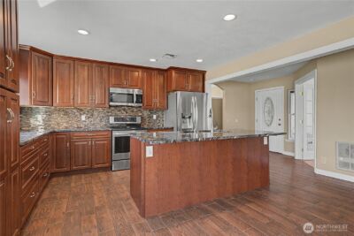 209 W Peters Street , Wenatchee, WA 98801 - Photo 11