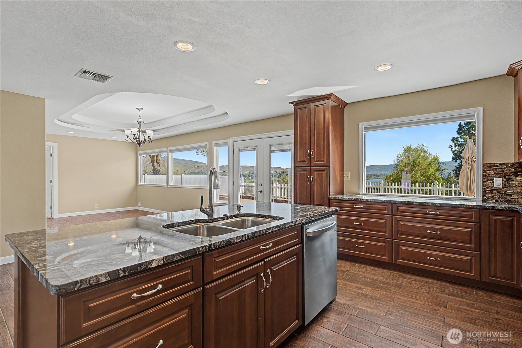 209 W Peters Street , Wenatchee, WA 98801