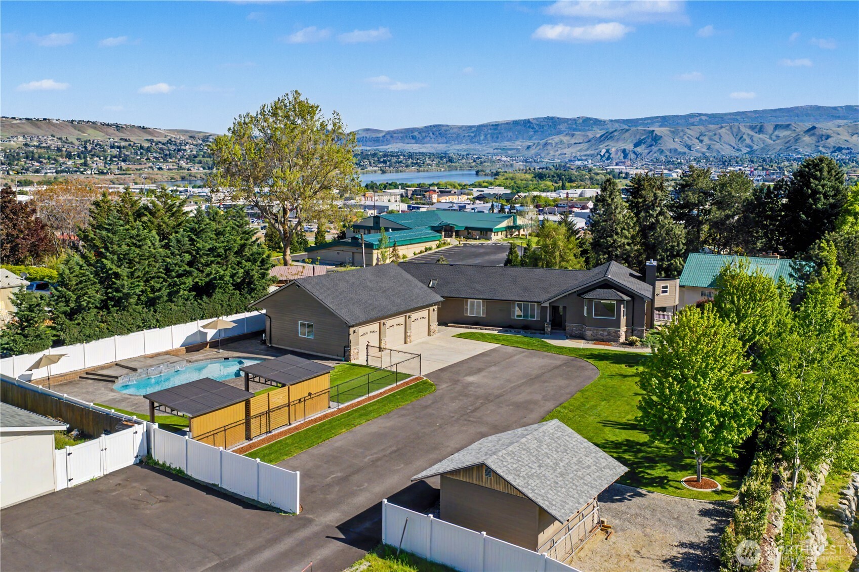 209 W Peters Street , Wenatchee, WA 98801