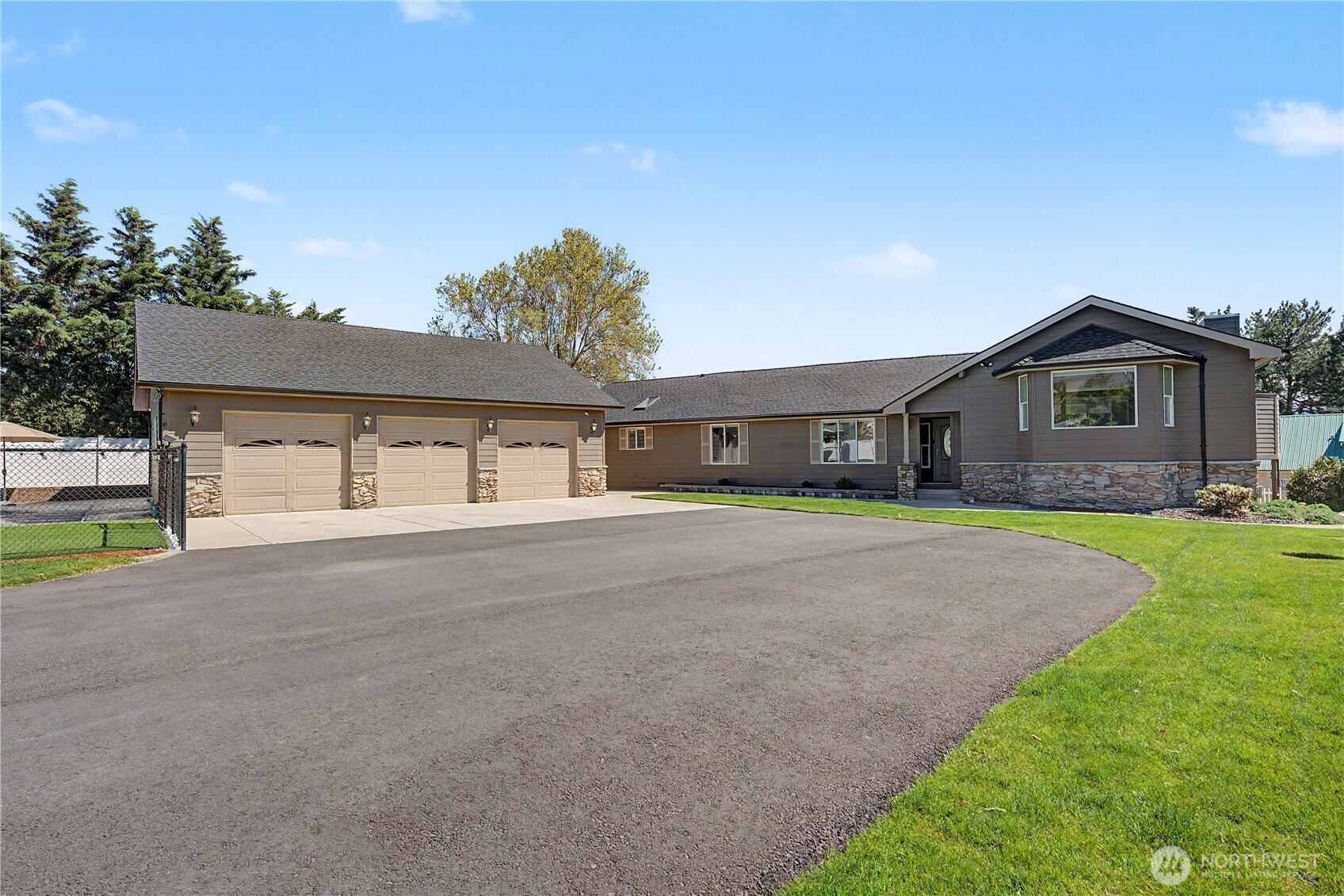 209 W Peters Street , Wenatchee, WA 98801