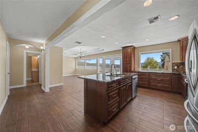 209 W Peters Street , Wenatchee, WA 98801 - Photo 8