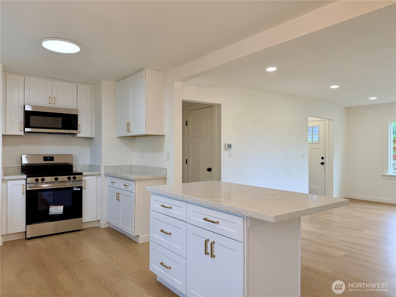 1944 S Ash Street , Tacoma, WA 98405
