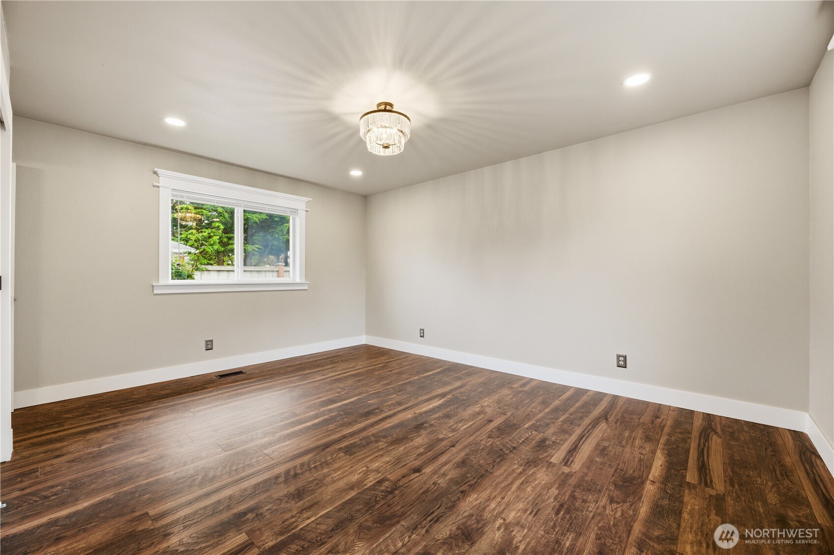 800 Myrtine Street , Enumclaw, WA 98022