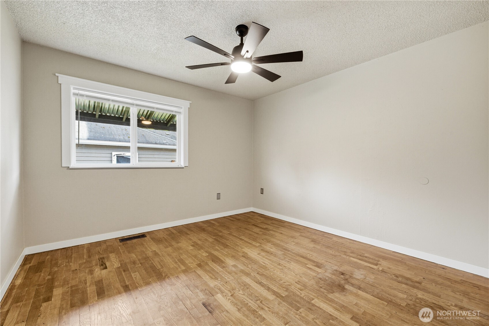 800 Myrtine Street , Enumclaw, WA 98022