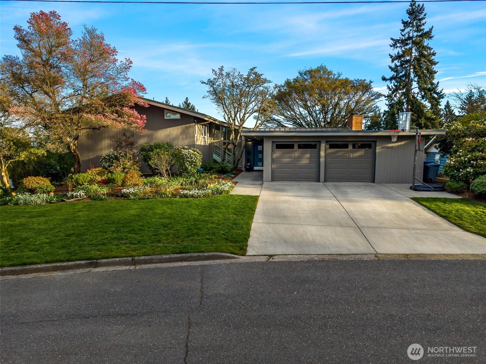 17825 NE 9th Street , Bellevue, WA 98008