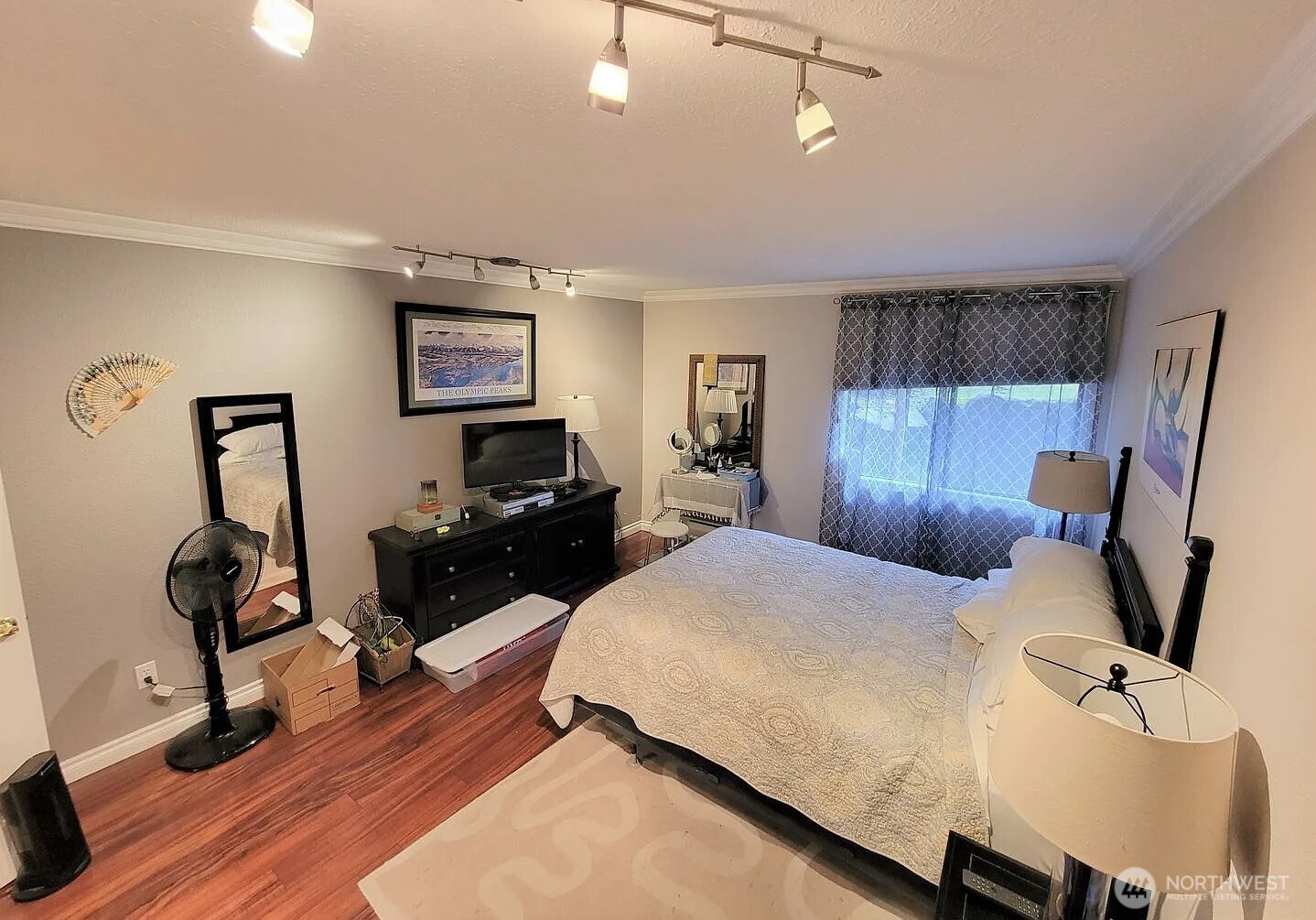 28303 Sound View Drive S #102, Des Moines, WA 98198