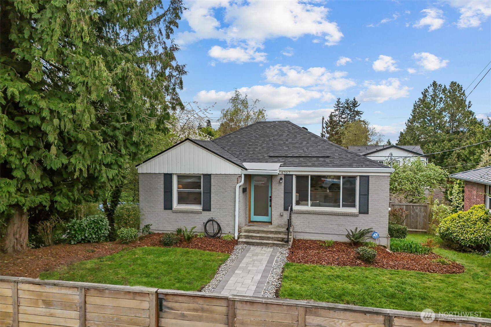 4707 S Brandon Street , Seattle, WA 98118