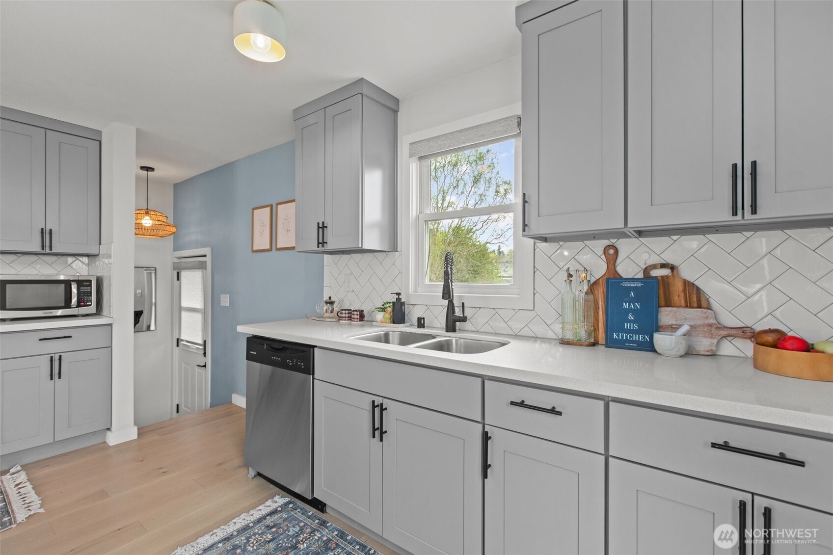 4707 S Brandon Street , Seattle, WA 98118