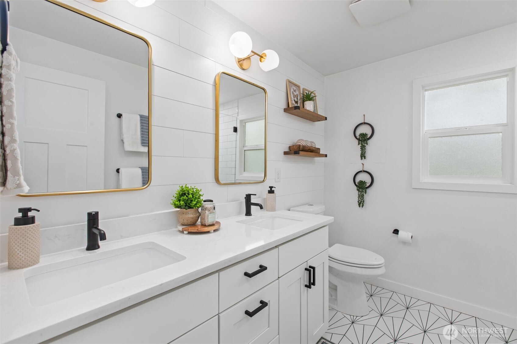 4707 S Brandon Street , Seattle, WA 98118