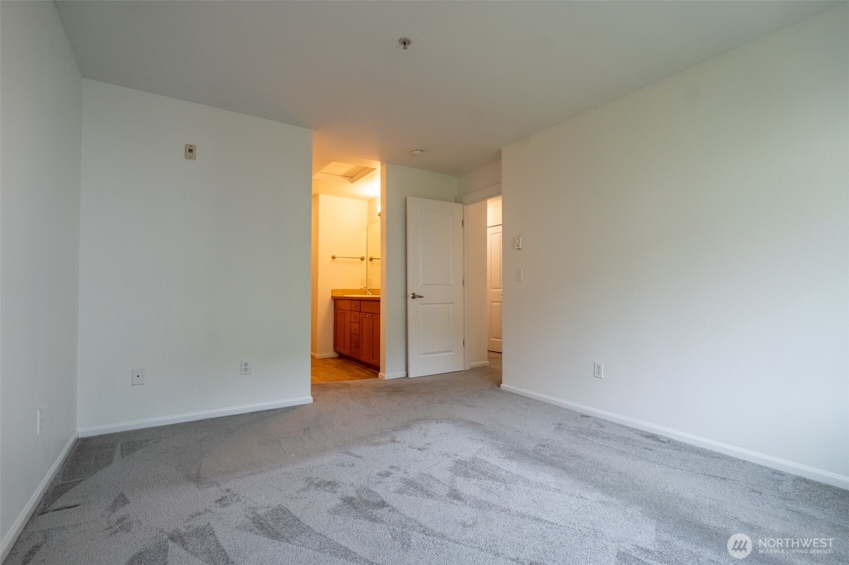 4050 S 212th Court #B, SeaTac, WA 98198