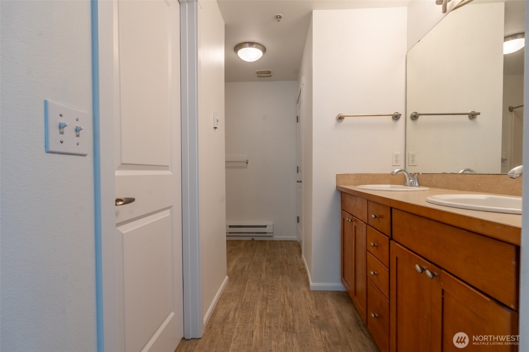 4050 S 212th Court #B, SeaTac, WA 98198