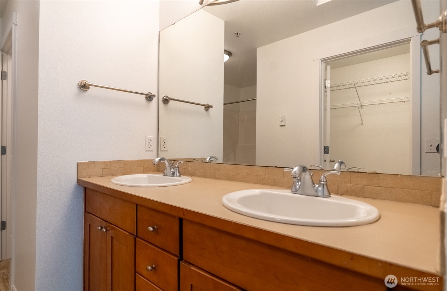 4050 S 212th Court #B, SeaTac, WA 98198