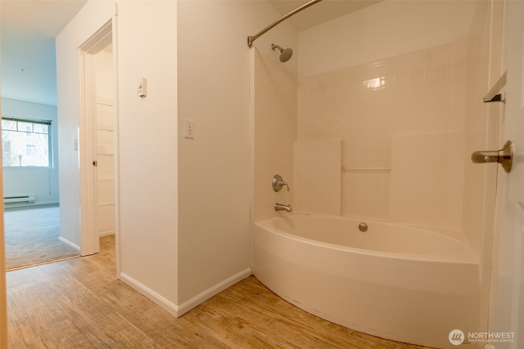 4050 S 212th Court #B, SeaTac, WA 98198