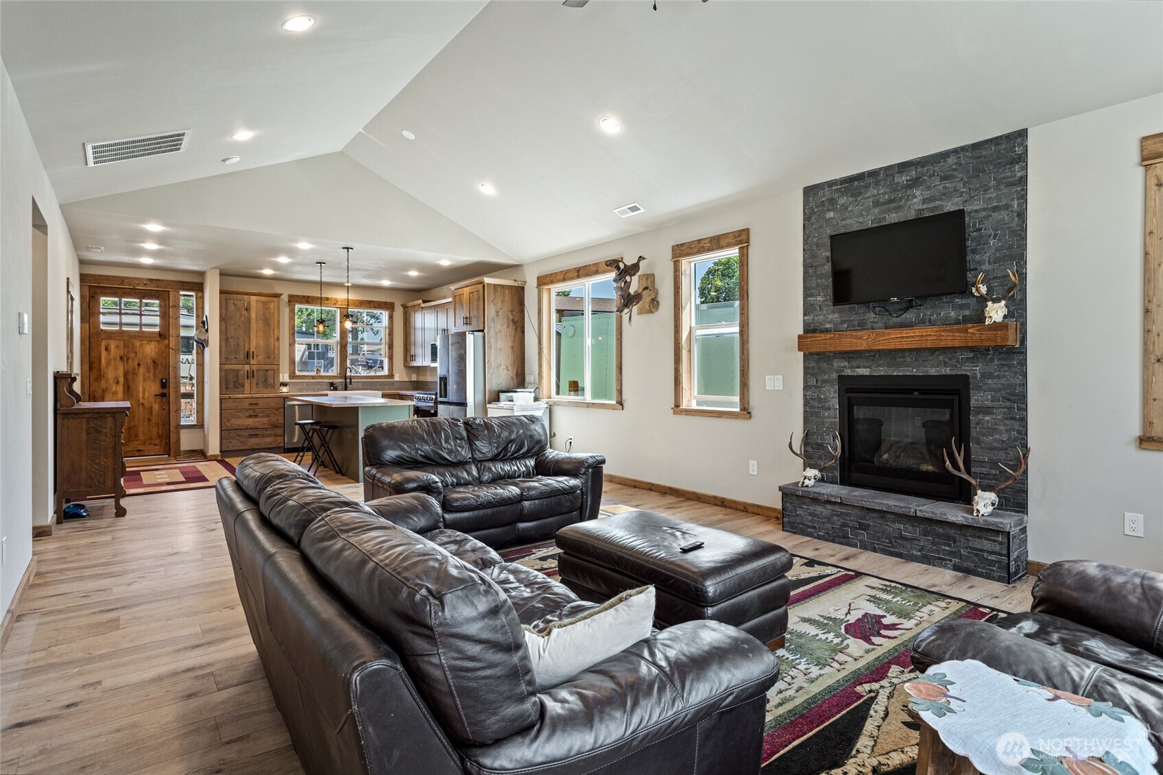 91 Twin Lakes Road , Cle Elum, WA 98922