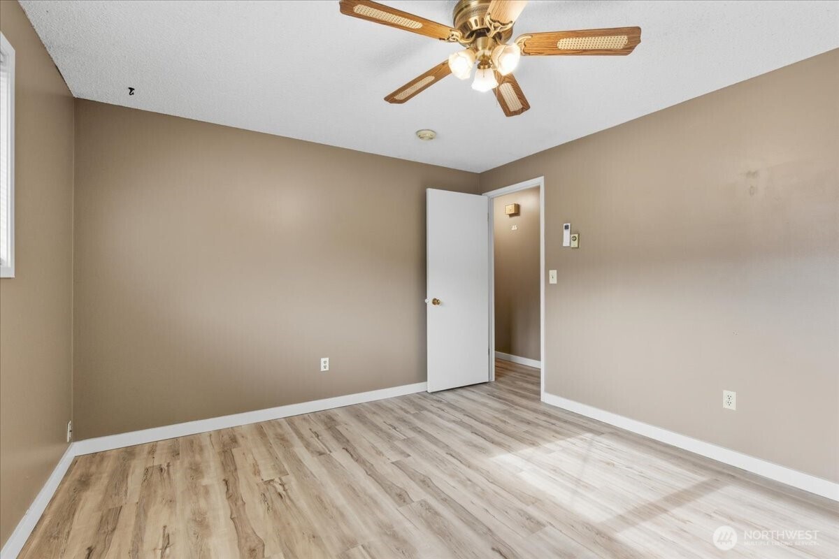 1025 River Drive , Coulee Dam, WA 99116
