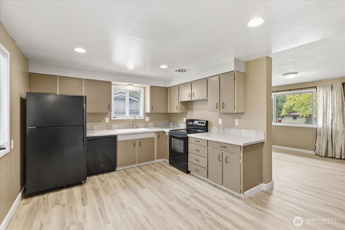 1025 River Drive , Coulee Dam, WA 99116