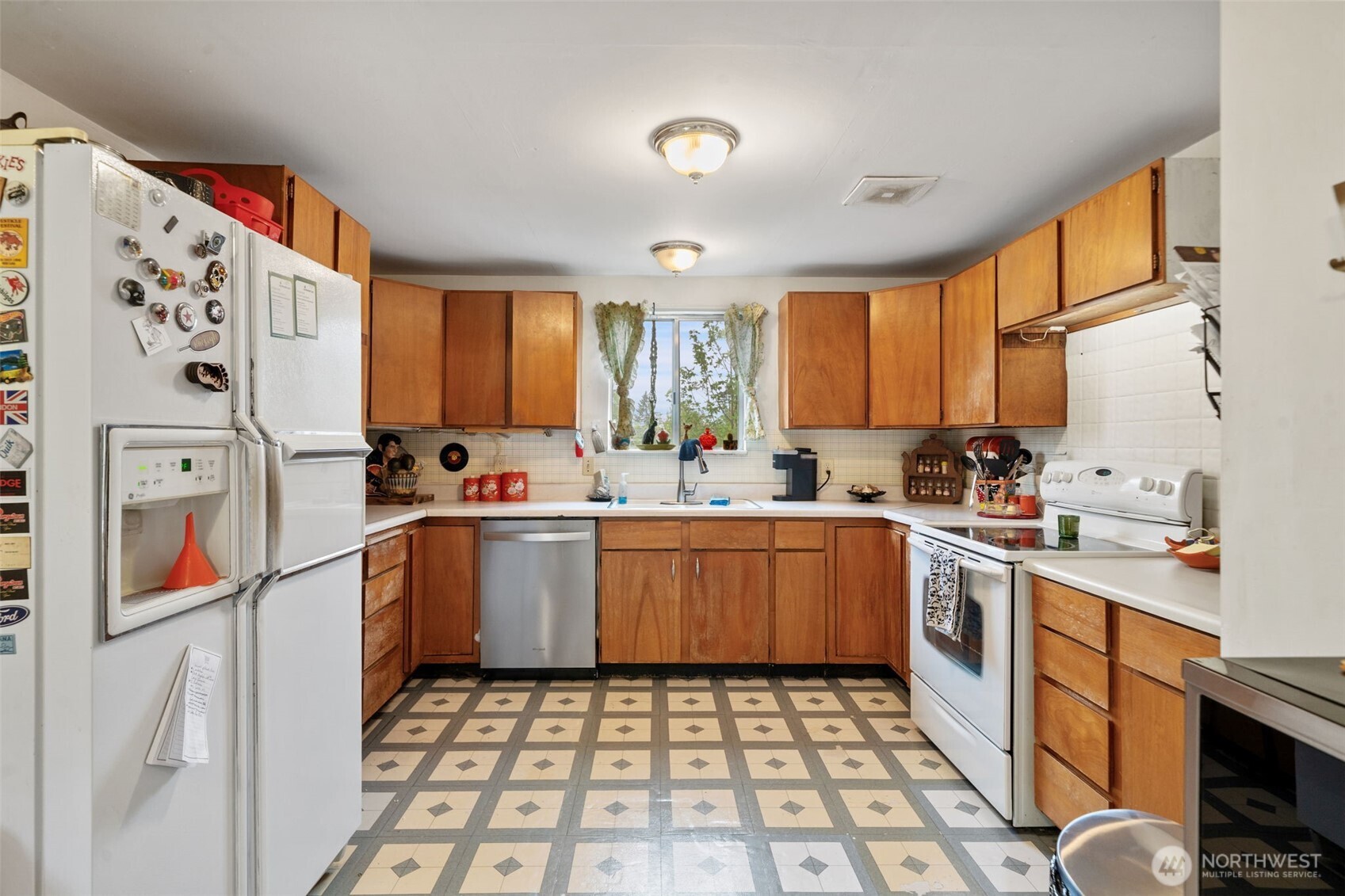 1616 SW Thistle Street , Seattle, WA 98106