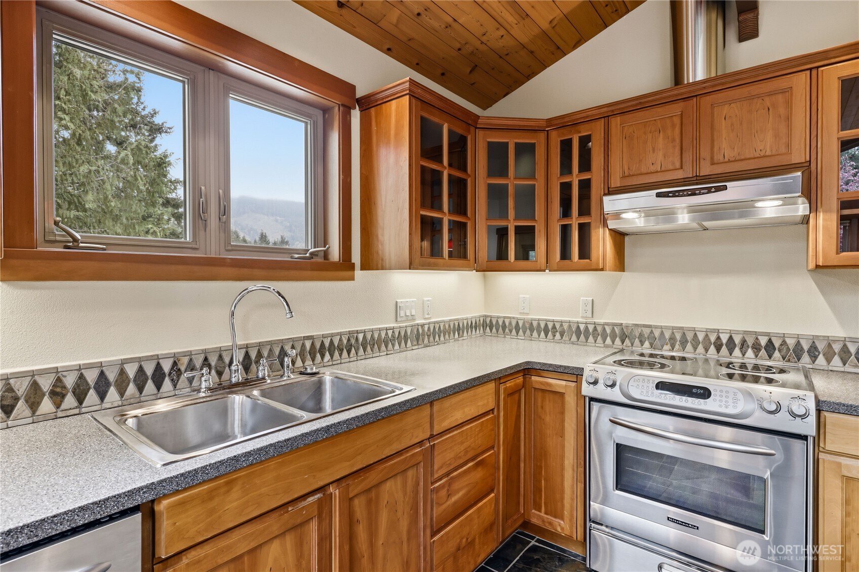 1993 Doe Run Road , Sequim, WA 98382