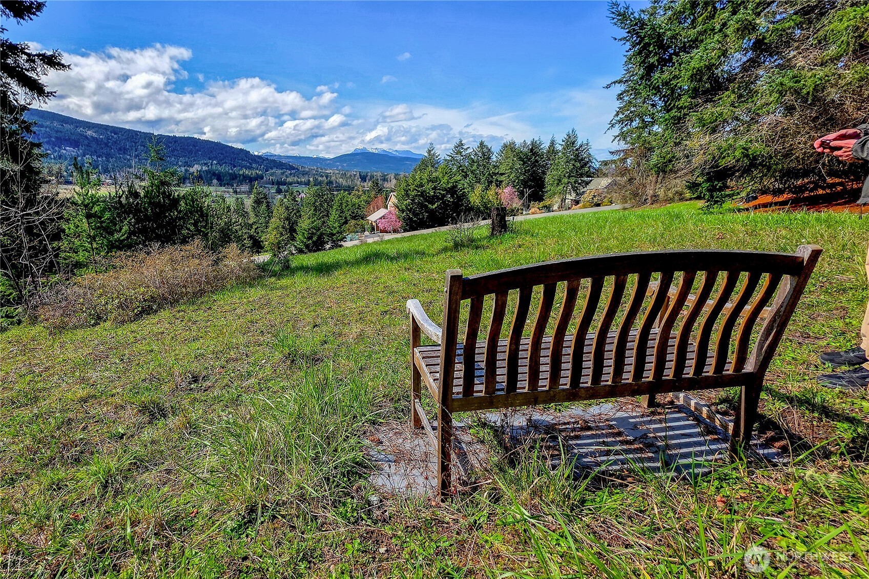 1993 Doe Run Road , Sequim, WA 98382