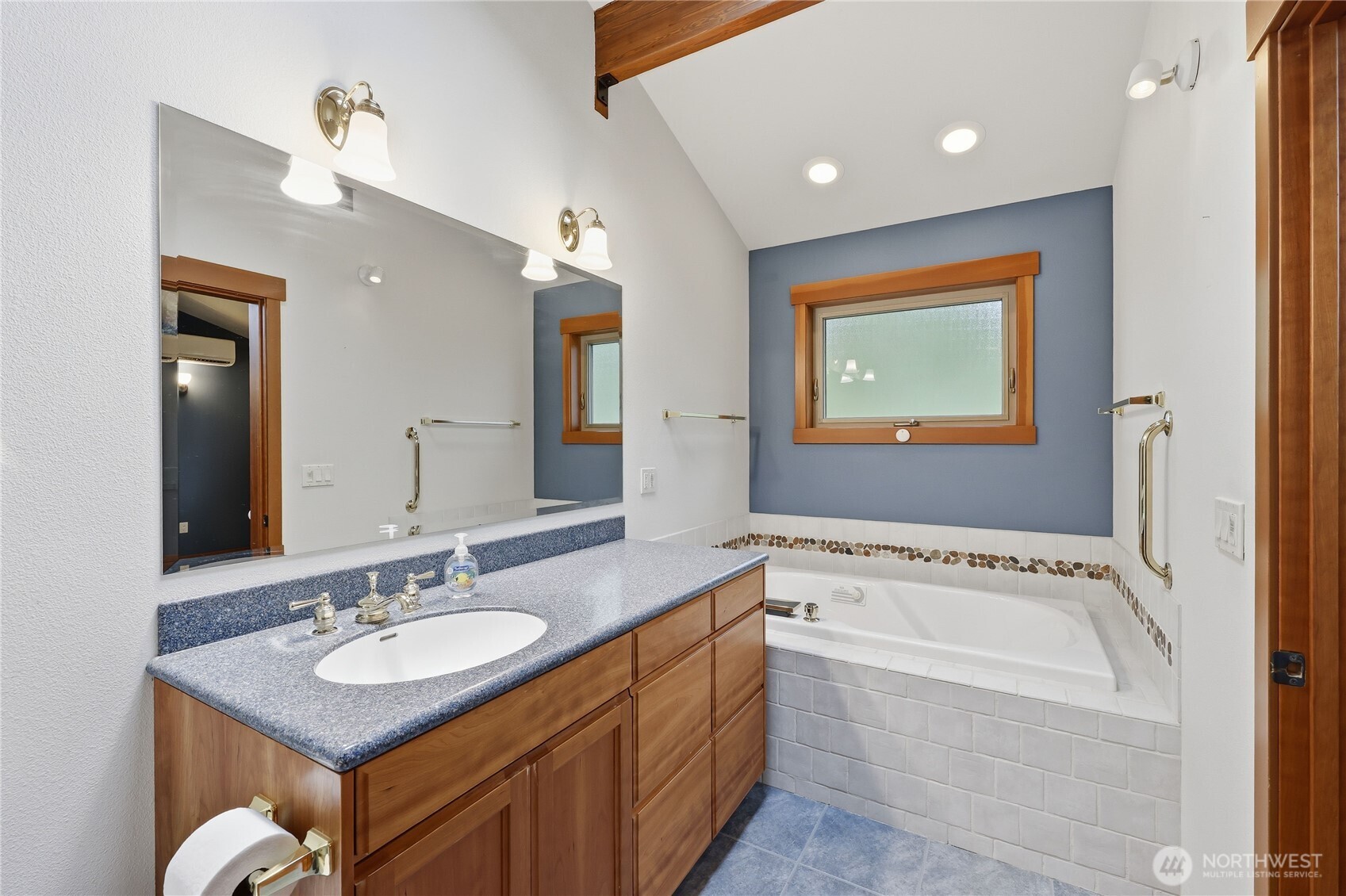 1993 Doe Run Road , Sequim, WA 98382