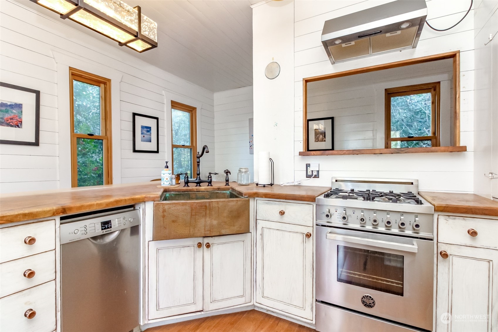 3016 N 34th Street , Tacoma, WA 98407