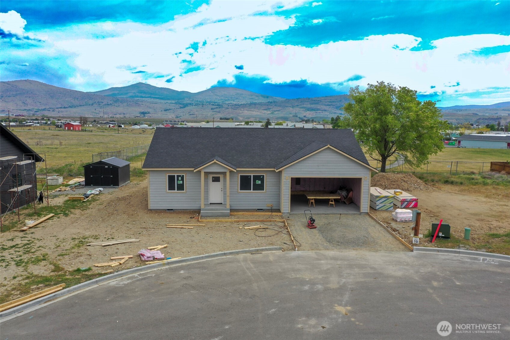 706 Petra Court , Omak, WA 98841