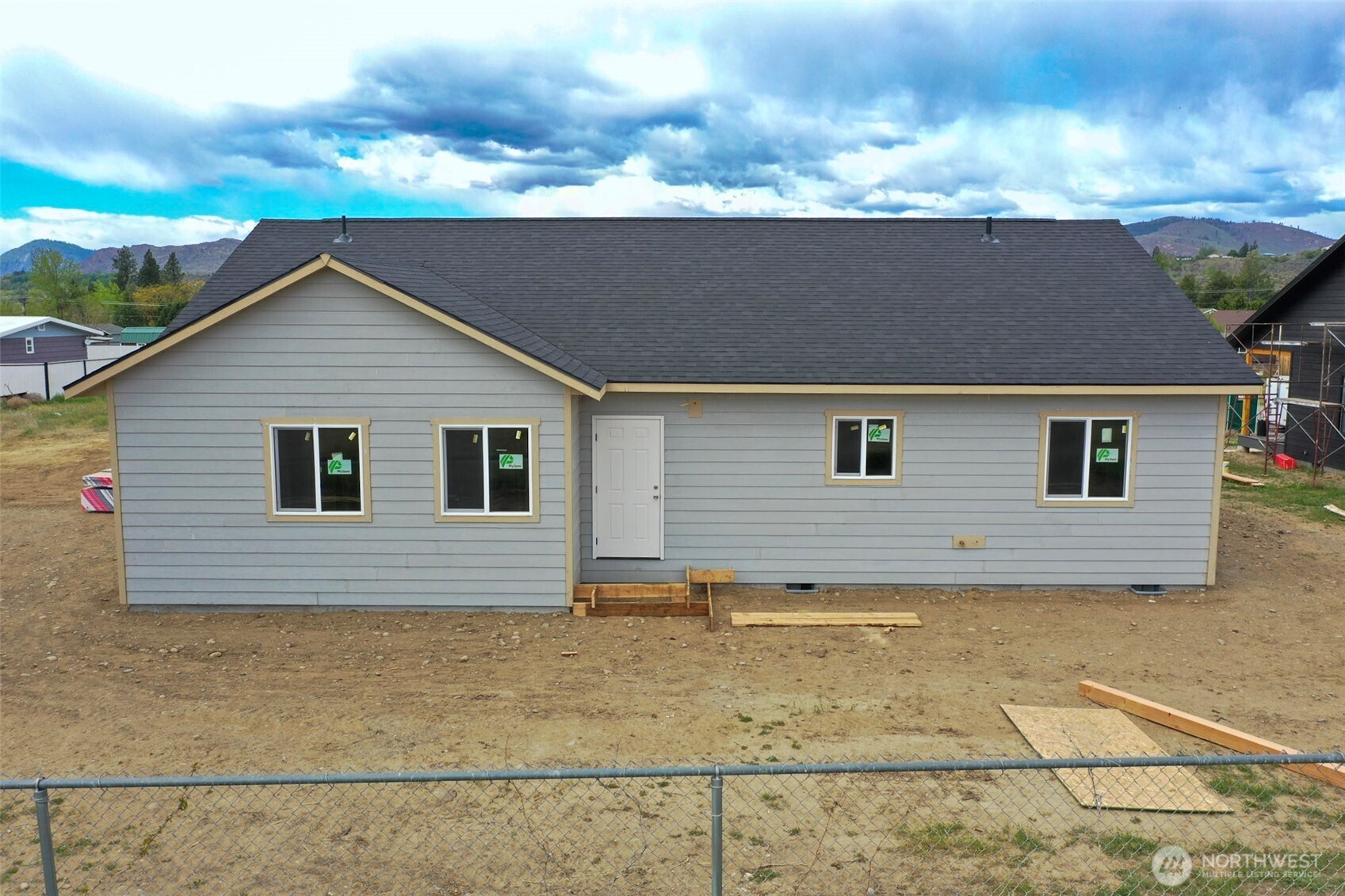 706 Petra Court , Omak, WA 98841