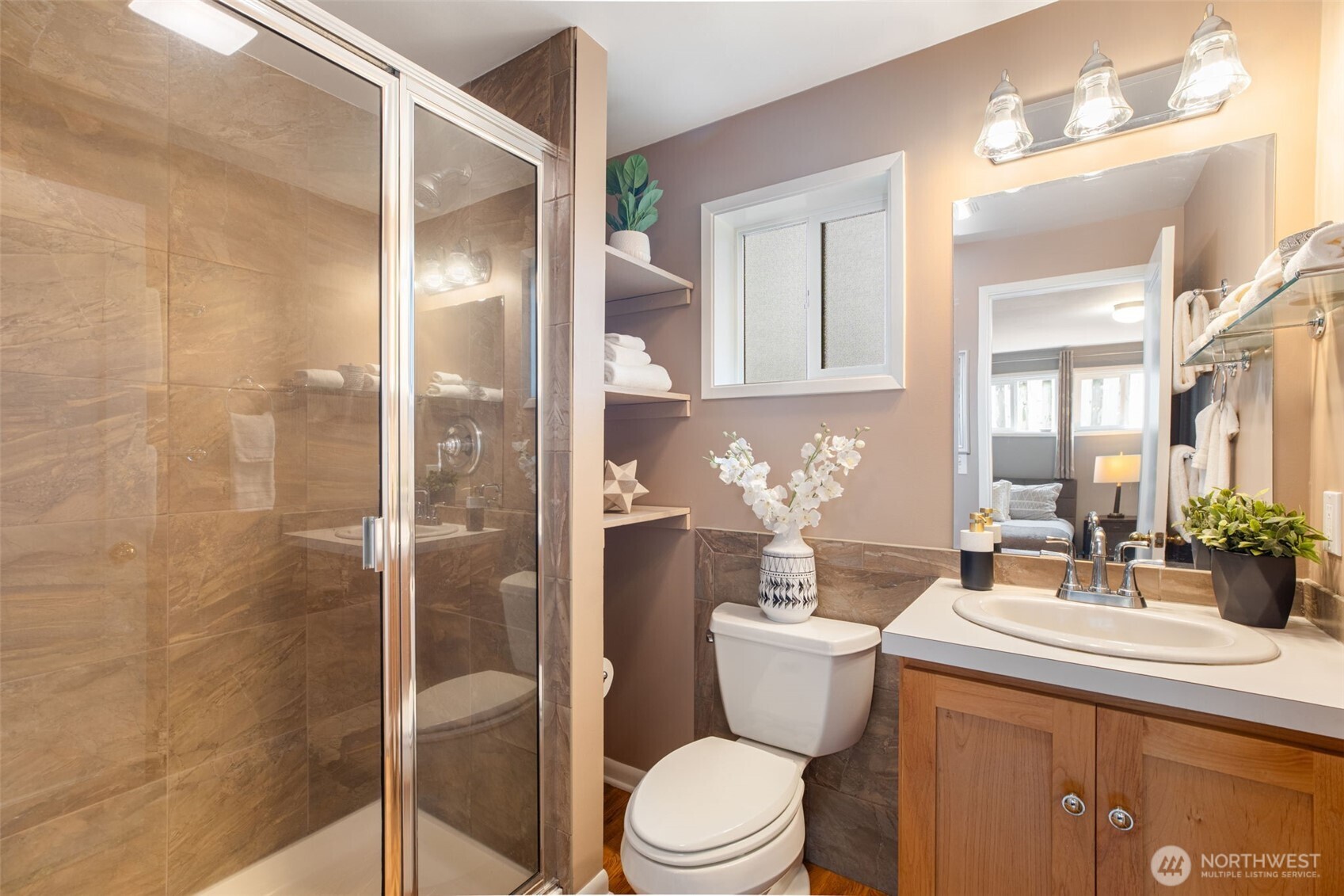 4829 S Kenny Street , Seattle, WA 98118