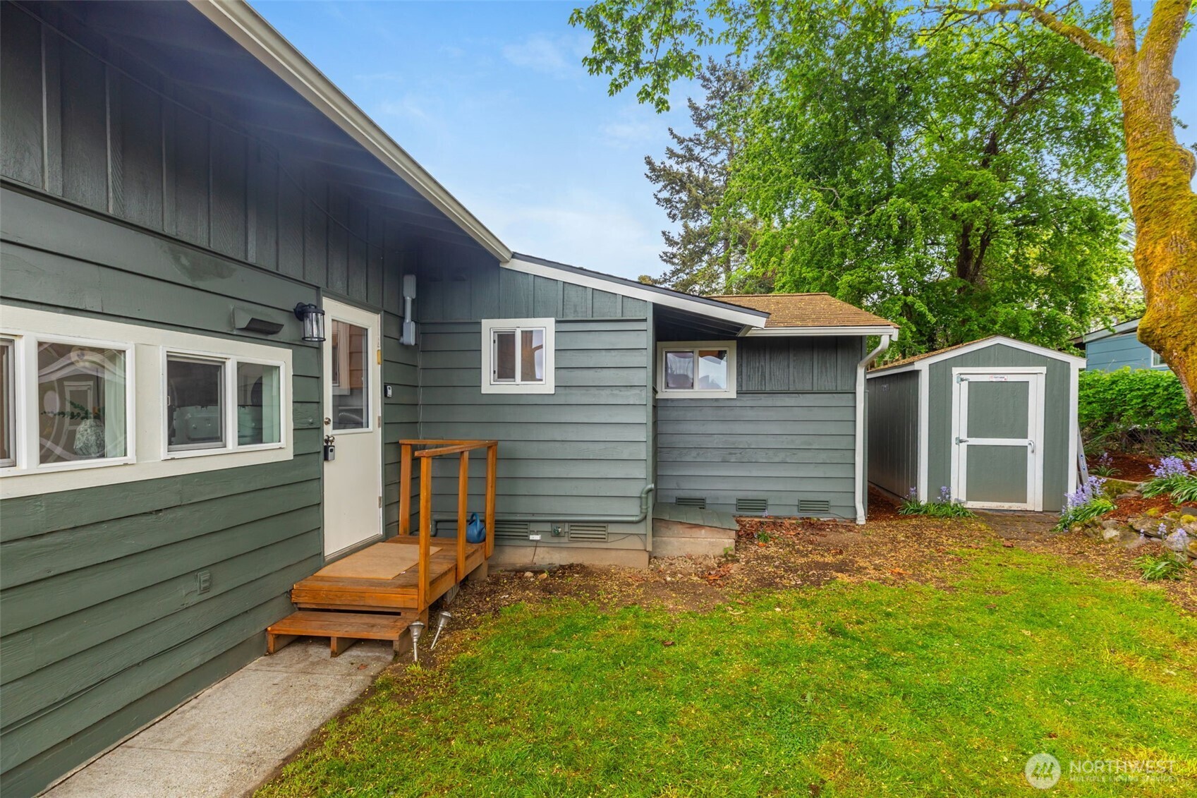 4829 S Kenny Street , Seattle, WA 98118