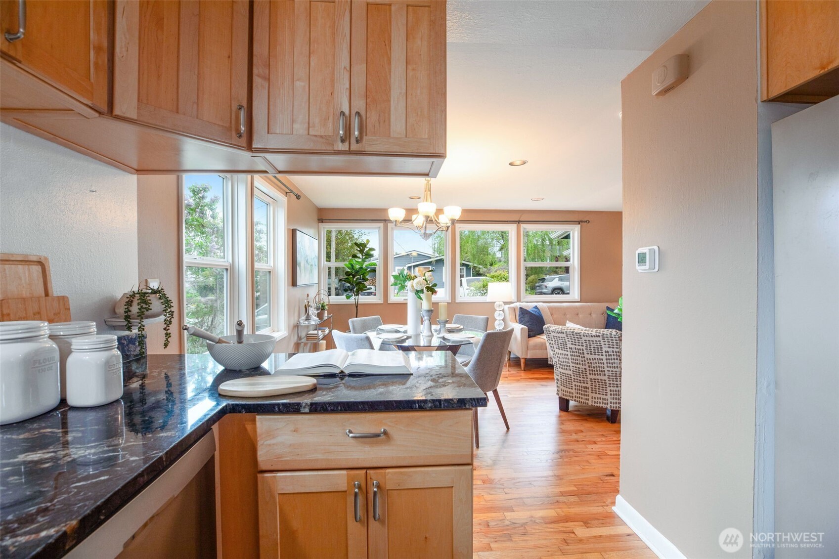 4829 S Kenny Street , Seattle, WA 98118