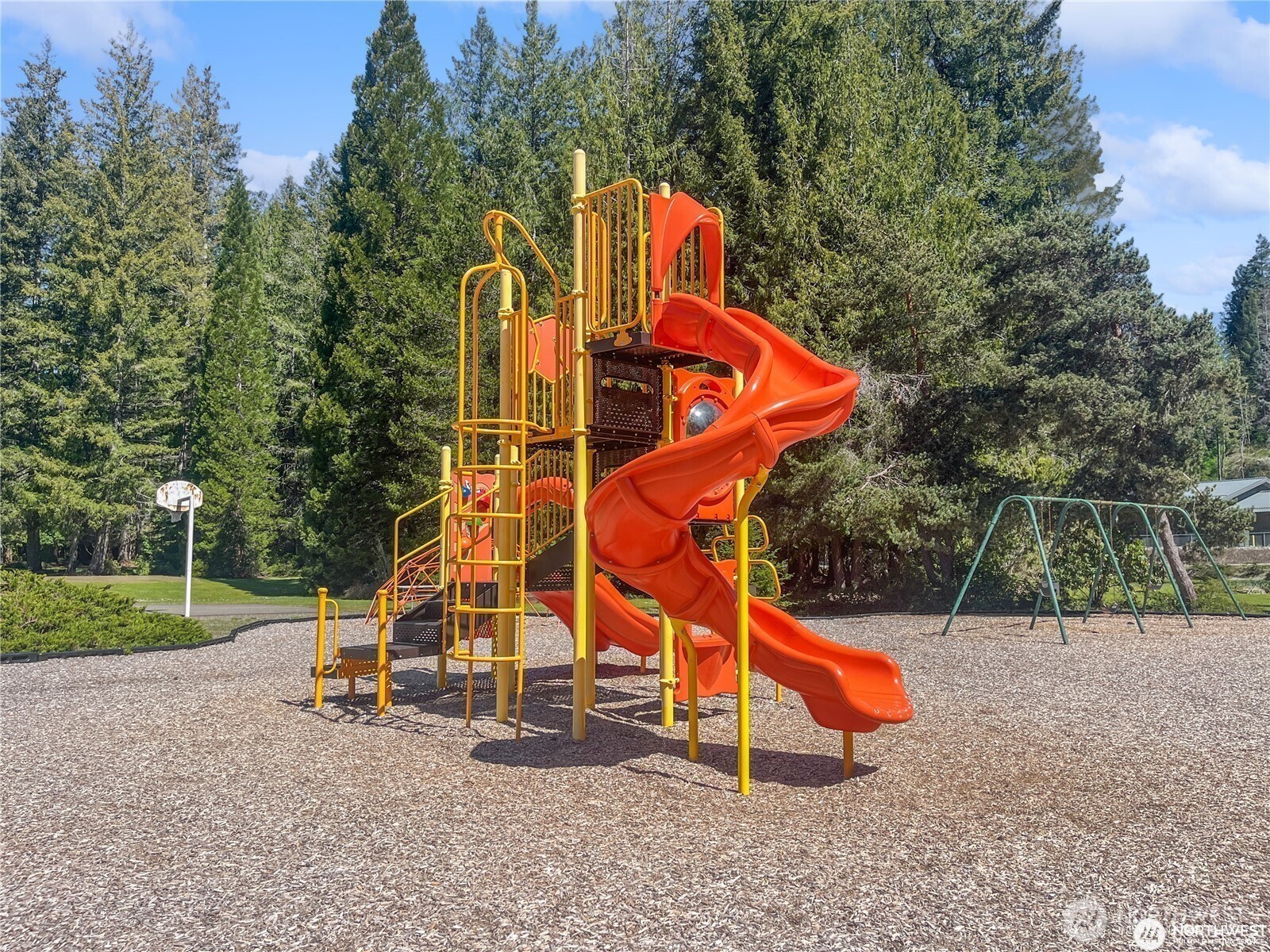 1220 N Cod Place , Hoodsport, WA 98548